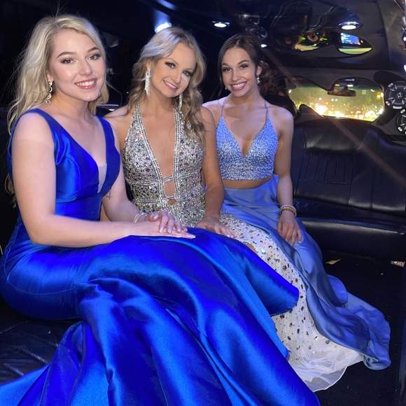 SILVER AND WHITE PROM DRESS 0-4 - Picture 3 of 3